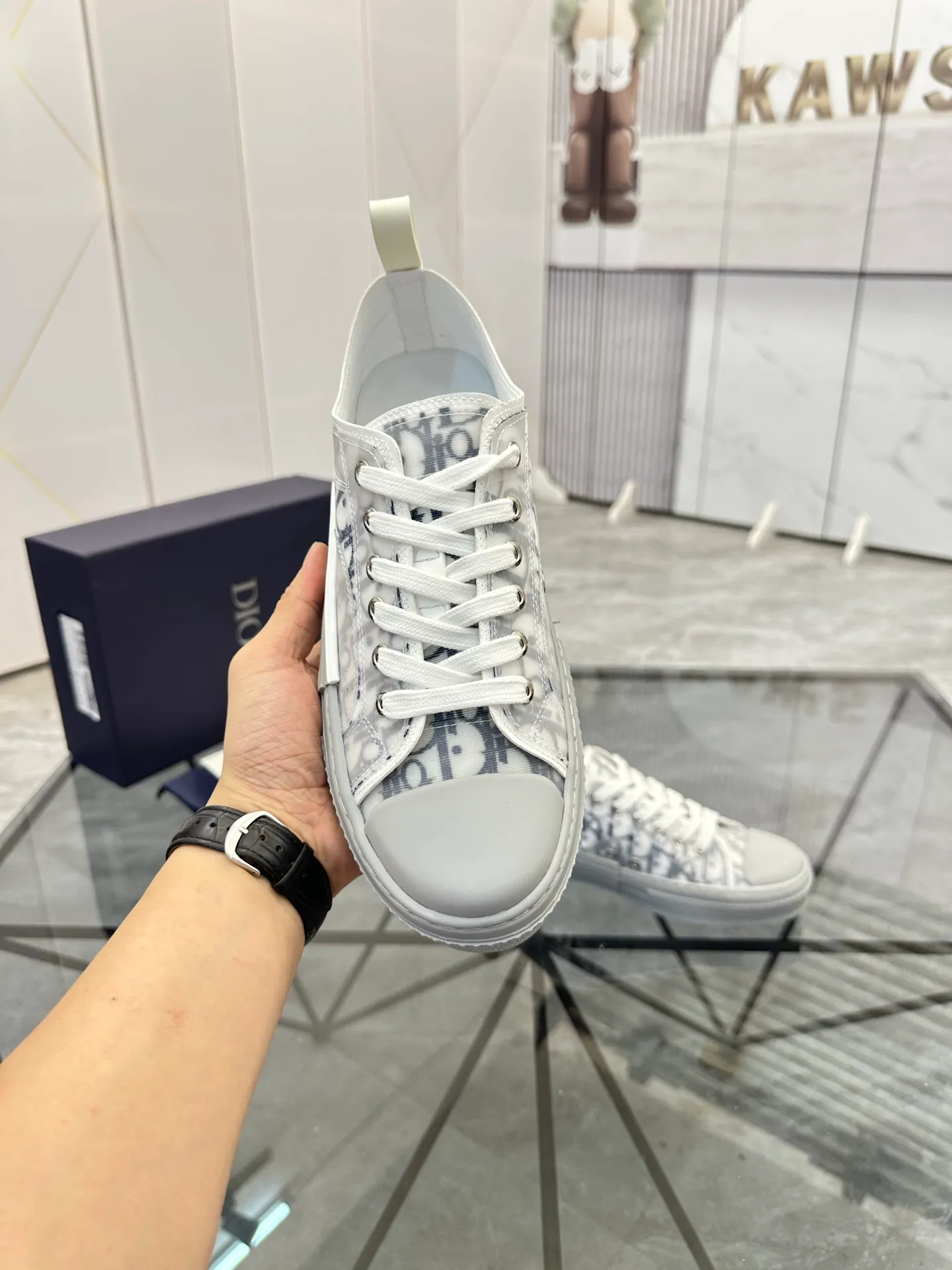 Selling men's shoes 💰: 💰P400¥ Product trademark: Dio* "Dior*" low-top casual shoes Regular size: 36-45 (can be customized to 46) Couple style B23 Product materials: Upper imported original fabric, breathable lining, original outsole. No.: 007